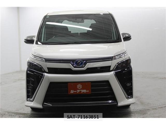 Toyota VOXY HYBRID 2018-04 7227012-1
