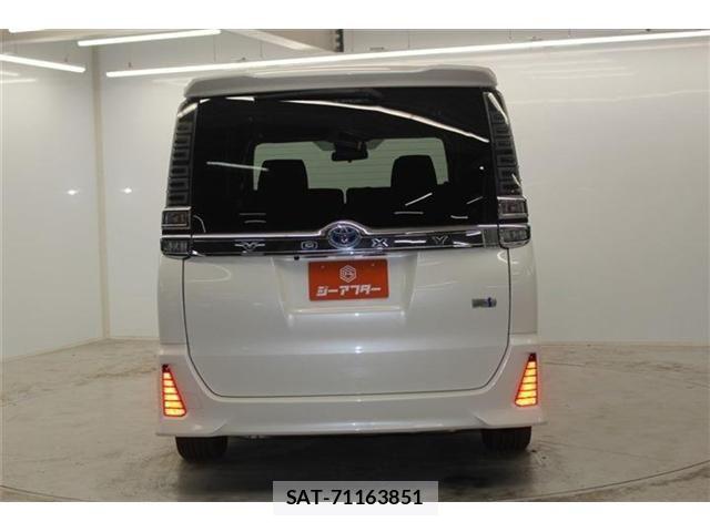 Toyota VOXY HYBRID 2018-04 7227012-5