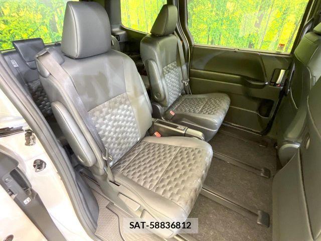 Toyota VOXY HYBRID 2025-07 7227061-8