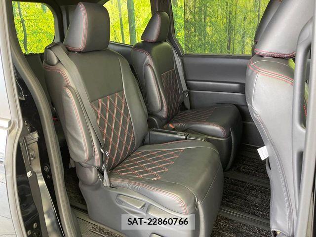 Toyota VOXY HYBRID 2022-06 7227031-10