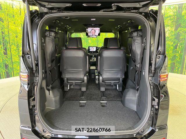 Toyota VOXY HYBRID 2022-06 7227031-11