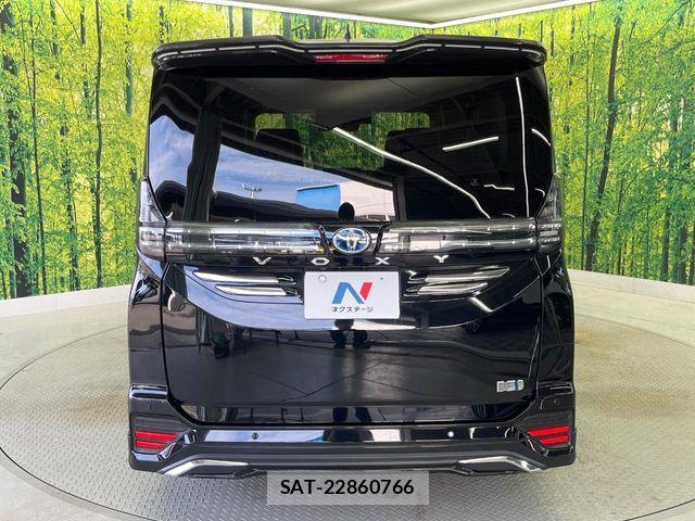 Toyota VOXY HYBRID 2022-06 7227031-16