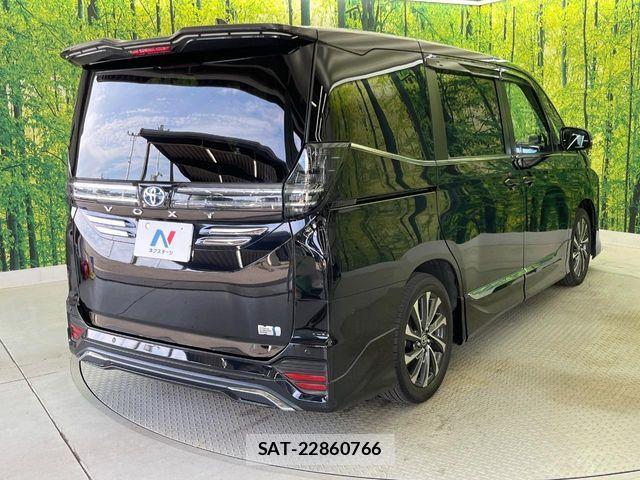Toyota VOXY HYBRID 2022-06 7227031-18