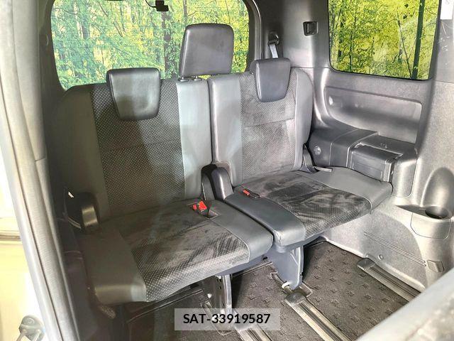 Toyota VOXY HYBRID 2021-07 7227026-9