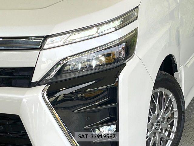 Toyota VOXY HYBRID 2021-07 7227026-12