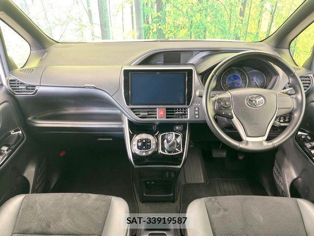 Toyota VOXY HYBRID 2021-07 7227026-1