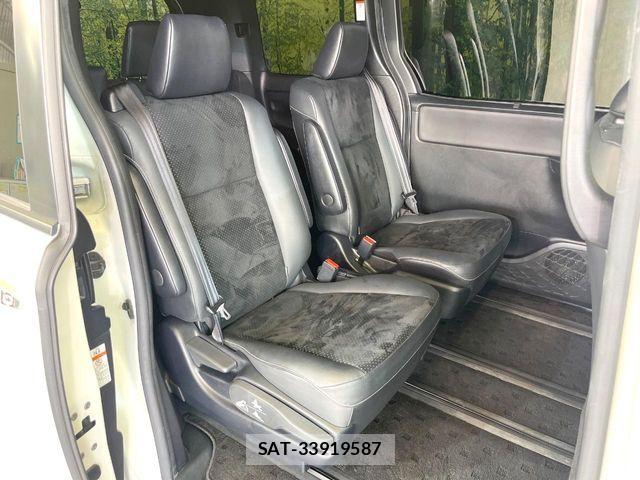 Toyota VOXY HYBRID 2021-07 7227026-8
