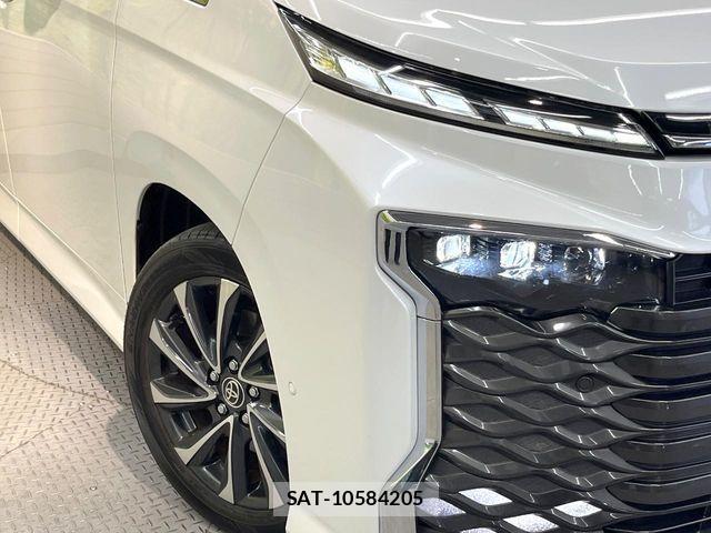 Toyota VOXY HYBRID 2022-03 7227028-12