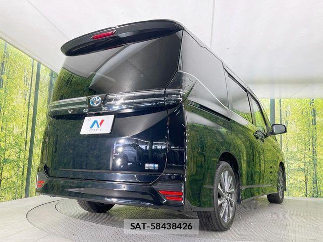 Toyota VOXY HYBRID 2023-02 7227040-17
