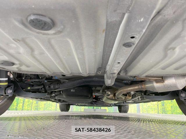 Toyota VOXY HYBRID 2023-02 7227040-19