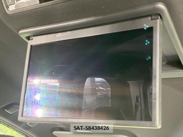Toyota VOXY HYBRID 2023-02 7227040-2