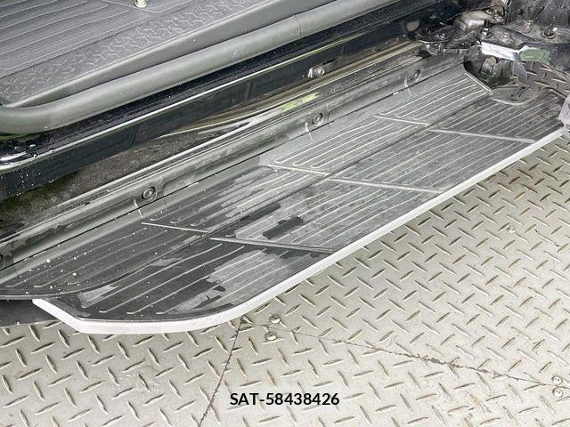 Toyota VOXY HYBRID 2023-02 7227040-6