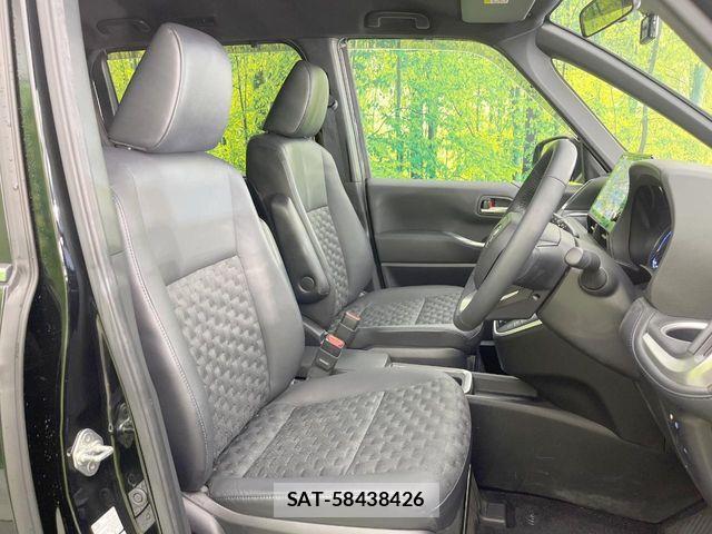 Toyota VOXY HYBRID 2023-02 7227040-7
