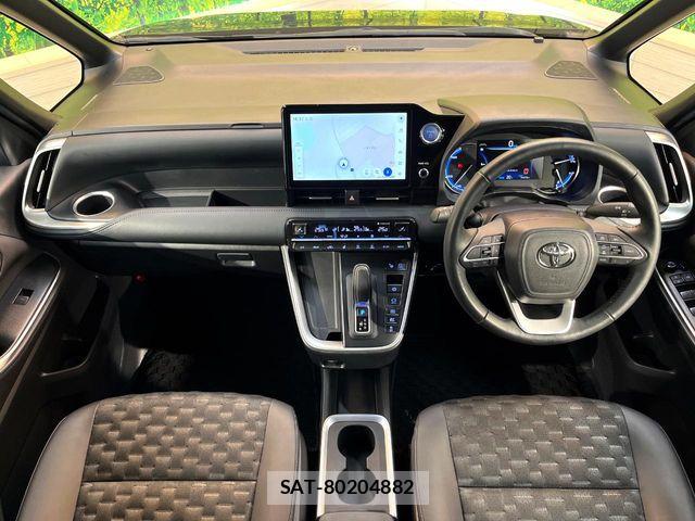 Toyota VOXY HYBRID 2023-06 7227043-1