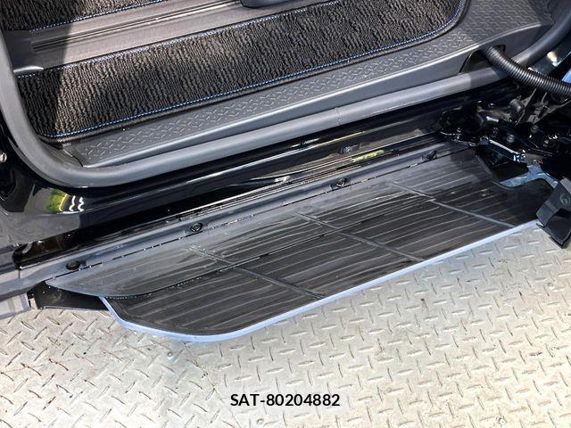 Toyota VOXY HYBRID 2023-06 7227043-3