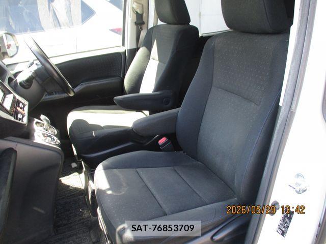 Toyota VOXY HYBRID 2016-01 7227005-12
