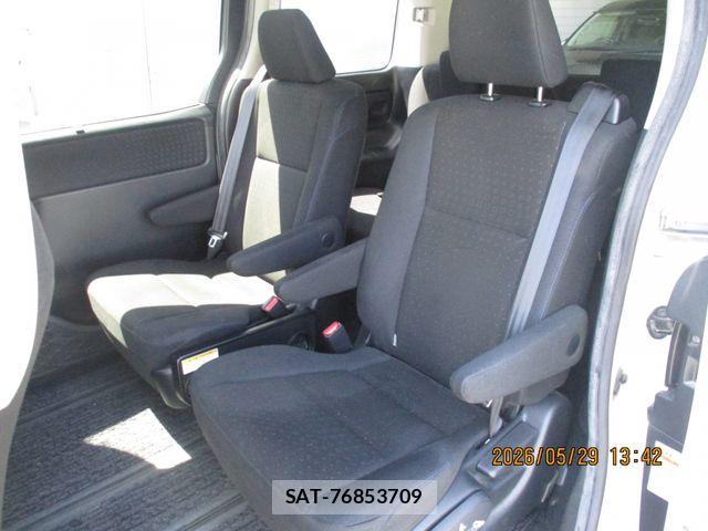 Toyota VOXY HYBRID 2016-01 7227005-14