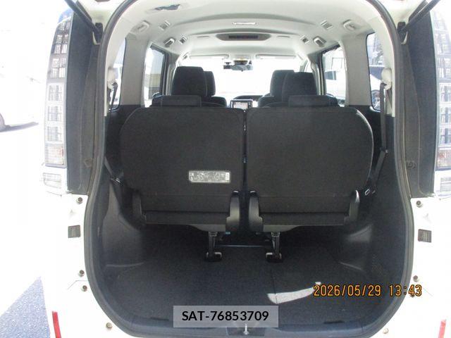 Toyota VOXY HYBRID 2016-01 7227005-17