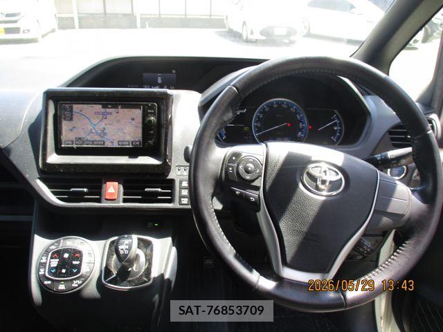 Toyota VOXY HYBRID 2016-01 7227005-1