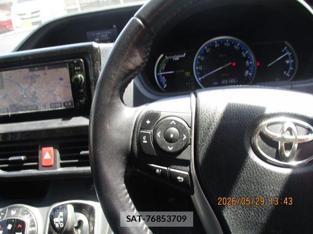 Toyota VOXY HYBRID 2016-01 7227005-19