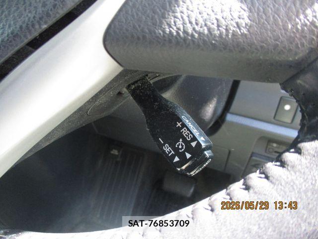 Toyota VOXY HYBRID 2016-01 7227005-20