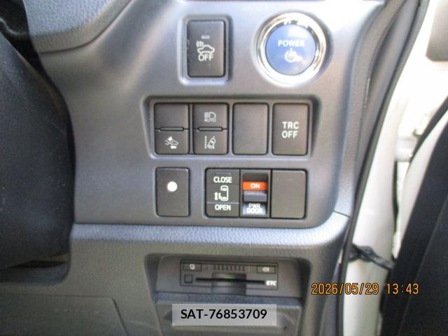 Toyota VOXY HYBRID 2016-01 7227005-21