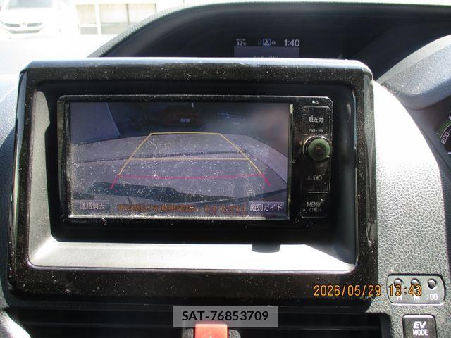 Toyota VOXY HYBRID 2016-01 7227005-24