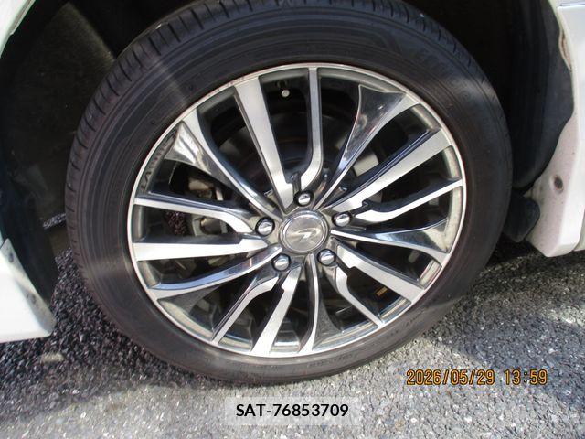 Toyota VOXY HYBRID 2016-01 7227005-28