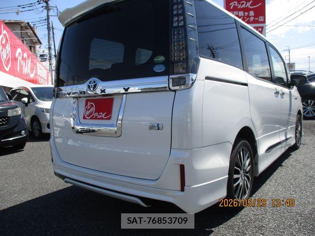 Toyota VOXY HYBRID 2016-01 7227005-2