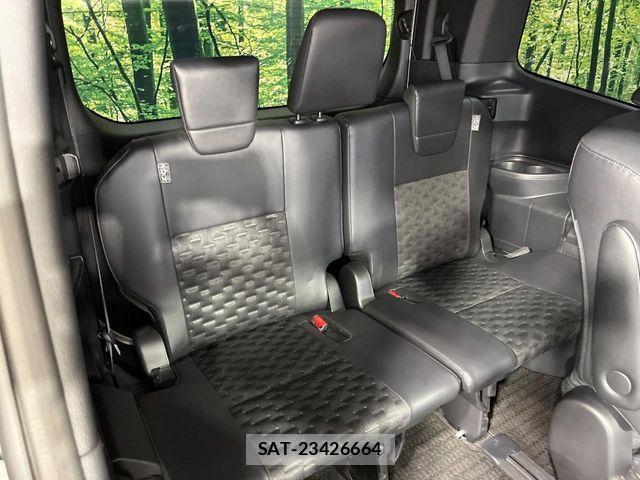 Toyota VOXY HYBRID 2022-12 7227038-9