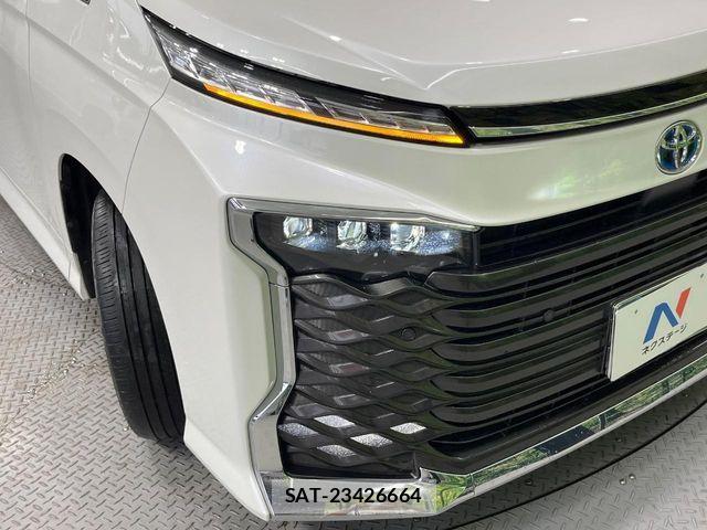 Toyota VOXY HYBRID 2022-12 7227038-12