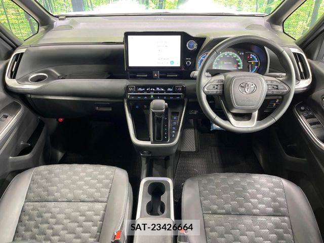 Toyota VOXY HYBRID 2022-12 7227038-1