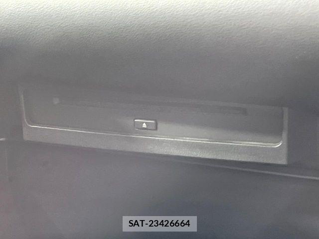Toyota VOXY HYBRID 2022-12 7227038-6
