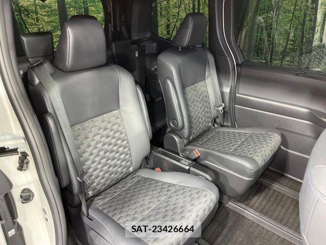 Toyota VOXY HYBRID 2022-12 7227038-8
