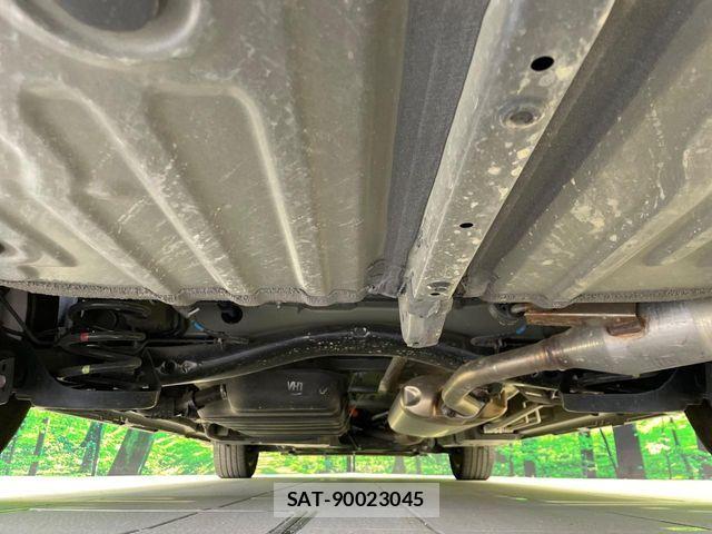 Toyota VOXY HYBRID 2022-09 7227032-18
