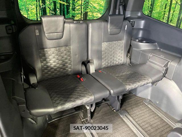Toyota VOXY HYBRID 2022-09 7227032-8