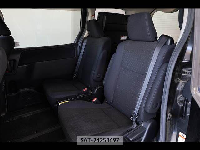 Toyota VOXY HYBRID 2014-05 7227000-17