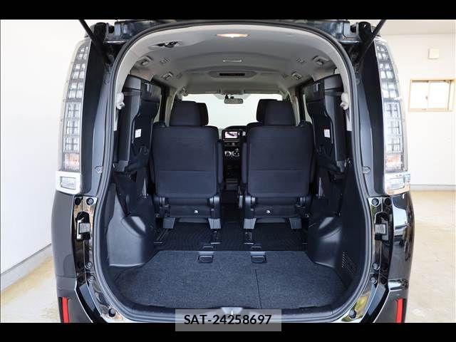 Toyota VOXY HYBRID 2014-05 7227000-19