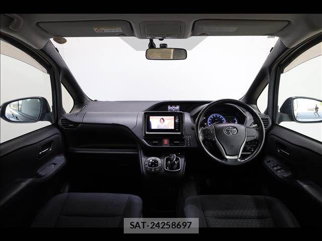 Toyota VOXY HYBRID 2014-05 7227000-2