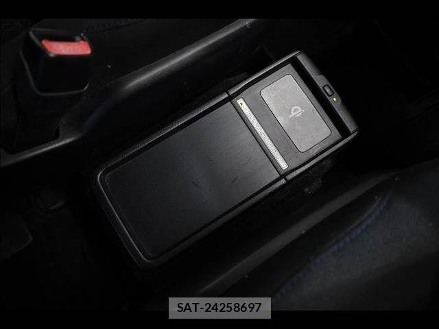 Toyota VOXY HYBRID 2014-05 7227000-8