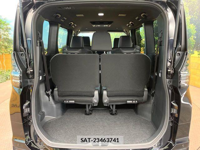 Toyota VOXY HYBRID 2023-03 7252816-10