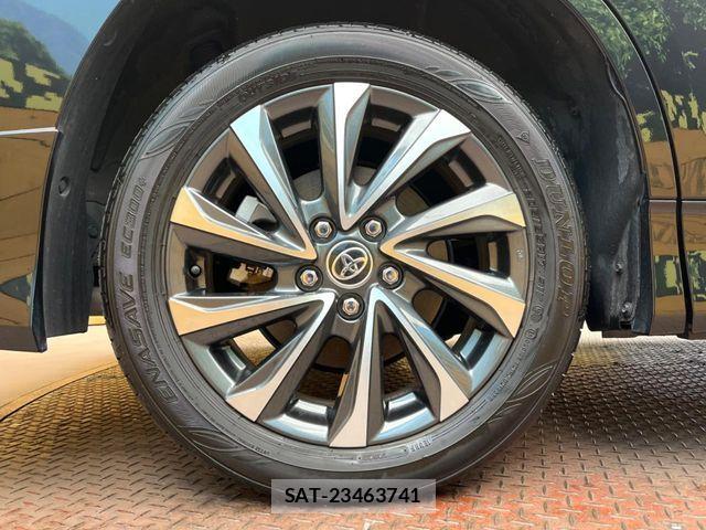 Toyota VOXY HYBRID 2023-03 7252816-13
