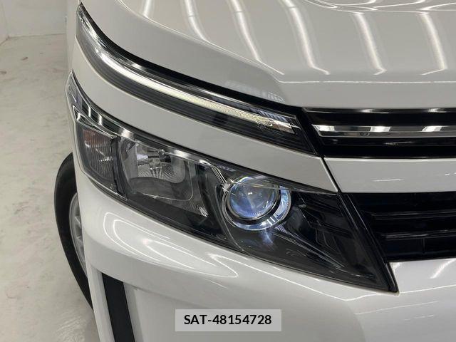 Toyota VOXY HYBRID 2017-05 7250579-12