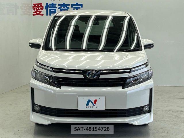 Toyota VOXY HYBRID 2017-05 7250579-14