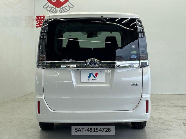 Toyota VOXY HYBRID 2017-05 7250579-15