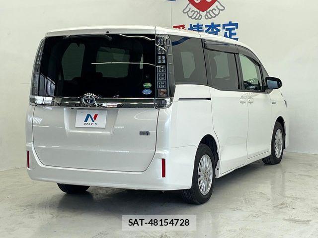 Toyota VOXY HYBRID 2017-05 7250579-17