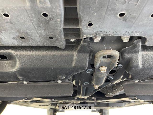 Toyota VOXY HYBRID 2017-05 7250579-19