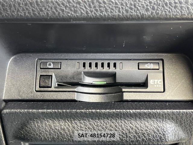 Toyota VOXY HYBRID 2017-05 7250579-6