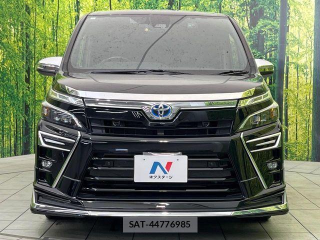 Toyota VOXY HYBRID 2019-06 7252823-14