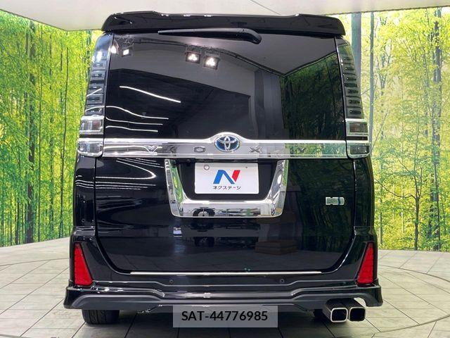 Toyota VOXY HYBRID 2019-06 7252823-15